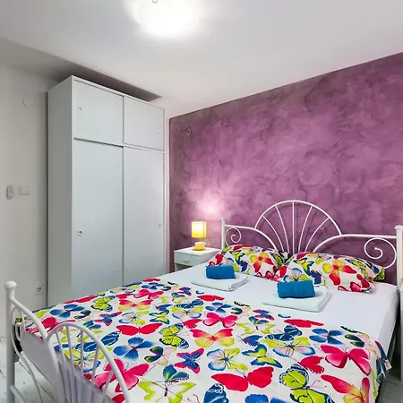 Nik Apartment