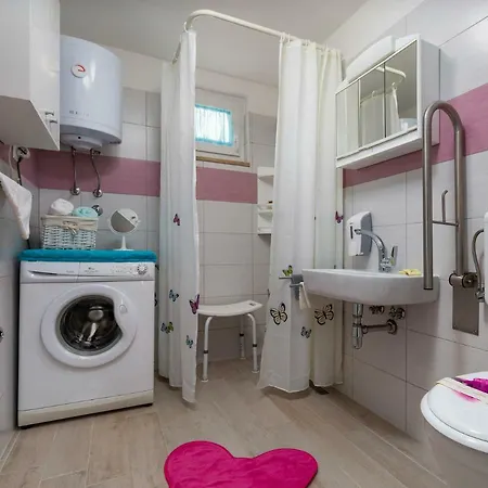 Nik Apartment